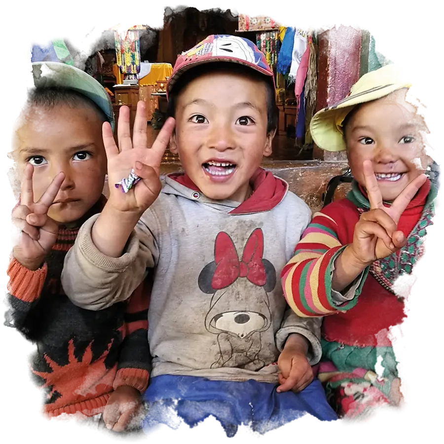 Enfants du zanskar heureux grâce à l'association Française des Amis de Karsha AFAK
