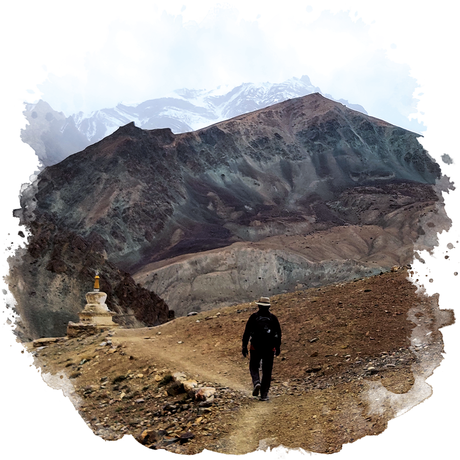 Trekkeur sur le plus grand trekking du zanskar ladakh